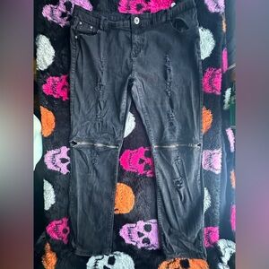 Qazel Vorrlon Black distressed denim jeans